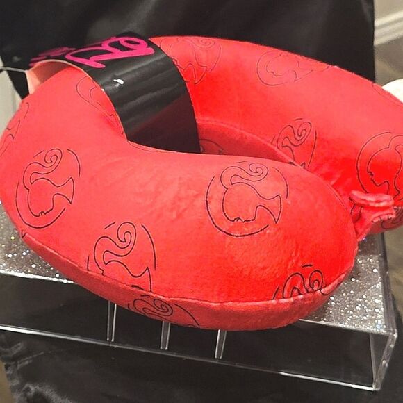 Barbie Profile Memory Foam Neck Pillow - Picture 8 of 8